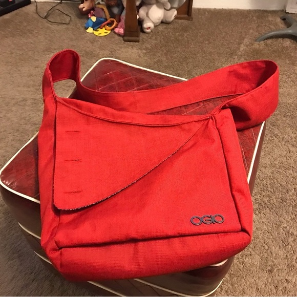 OGIO Brooklyn Womens Tablet Purse Crossbody Red - Picture 1 of 7